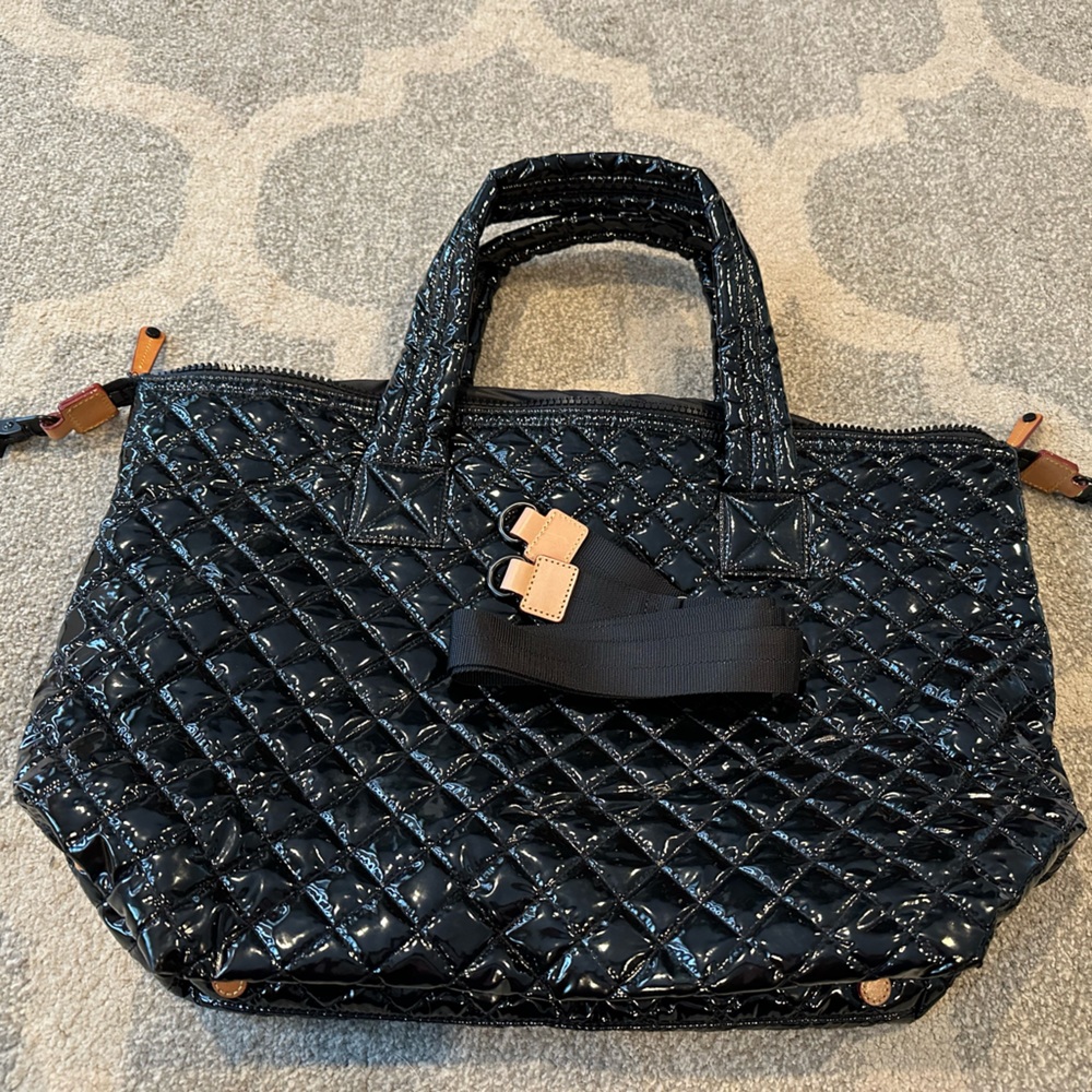 Mz Wallace Large Sutton Black Lacquer🔥🔥🔥